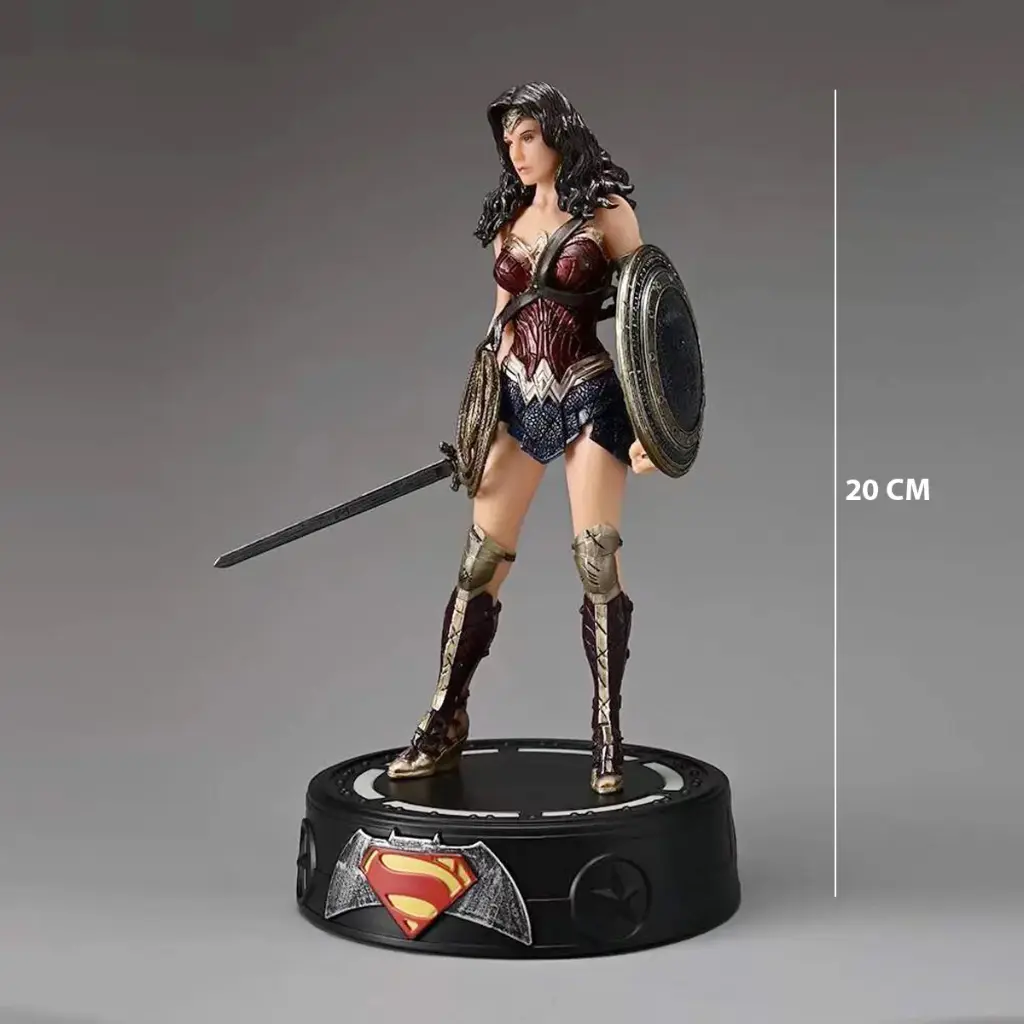 Wonder Wooman 20cm Led Base Figure ( Blister+Box )